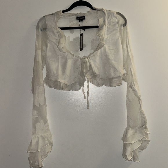 PrettyLittleThing Tops - PrettyLittleThing Cream Textured Chiffon Tie Front Frilly Crop Top Medium NWT